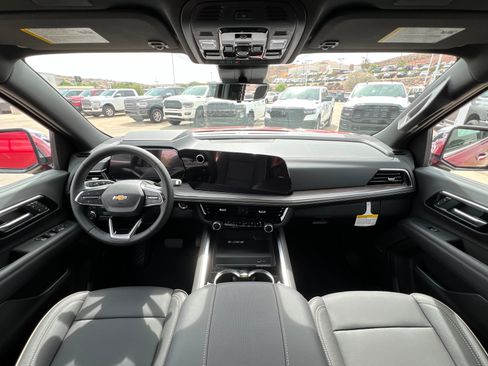 New 2026 Chevrolet Suburban Premier AWD/4WD image 10