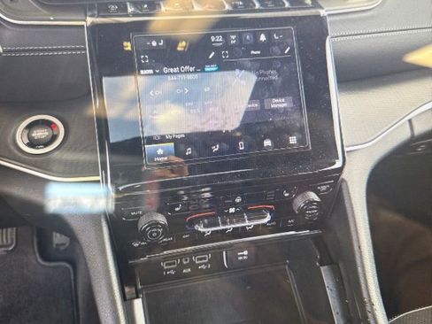 Used 2025 Jeep Grand Cherokee L Altitude image 11