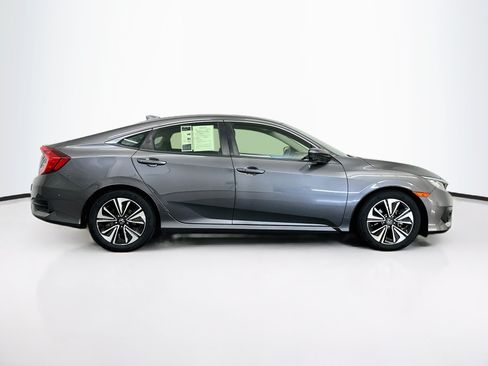 Used 2018 Honda Civic EX-L image 10