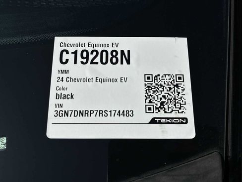 Certified 2024 Chevrolet Equinox EV RS image 34