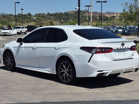 Used 2024 Toyota Camry SE FWD image 5