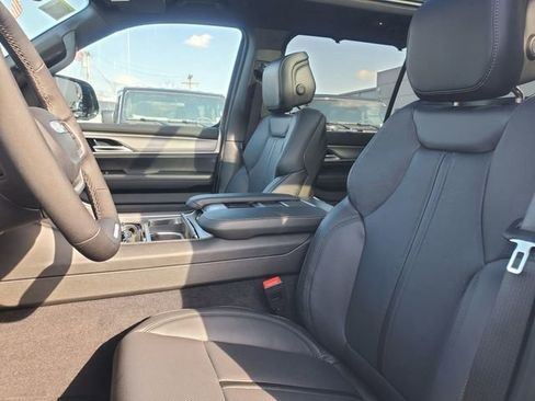 New 2026 Jeep Grand Wagoneer Limited AWD/4WD image 10