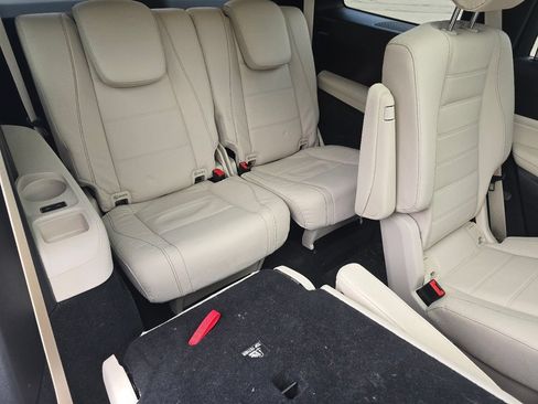 Certified 2025 Mercedes-Benz GLS 450 4MATIC image 20