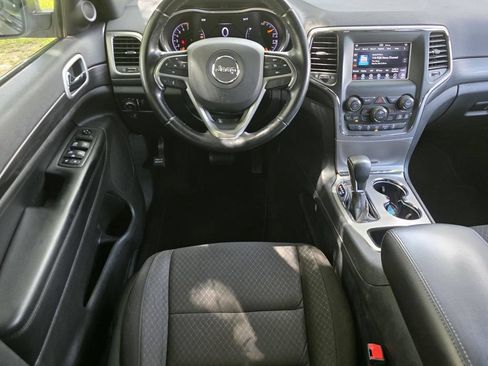 Used 2021 Jeep Grand Cherokee Laredo AWD/4WD image 10