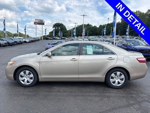 Used 2008 Toyota Camry LE FWD image 3