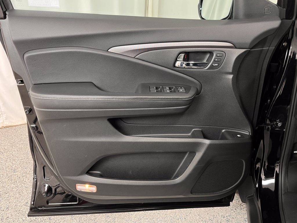 Used 2023 Honda Ridgeline RTL-E image 15