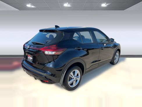New 2025 Nissan Kicks Play S image 9