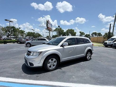 Used 2012 Dodge Journey SXT w/ Flexible Seating Group FWD image 8