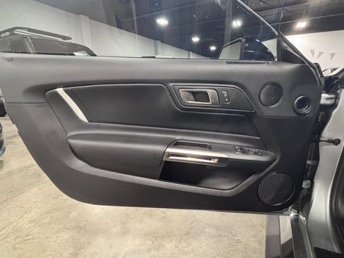 Used 2022 Ford Mustang Shelby GT500 w/ Technology Package image 28