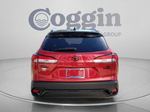 Used 2023 Toyota Corolla Cross AWD Hybrid w/ Moonroof Package image 3