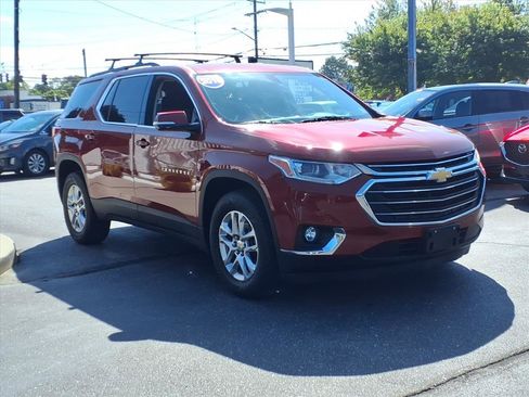 Used 2019 Chevrolet Traverse LT image 3