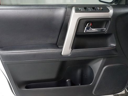 Certified 2019 Toyota 4Runner SR5 AWD/4WD image 28