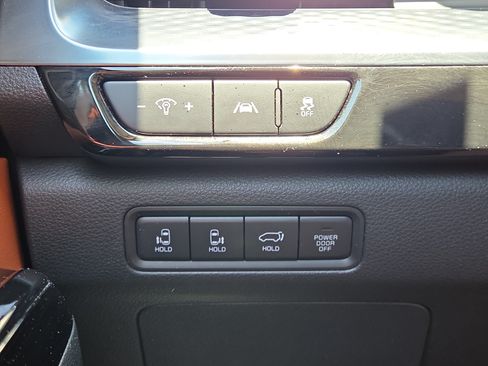 Used 2024 Kia Carnival SX Prestige FWD image 29
