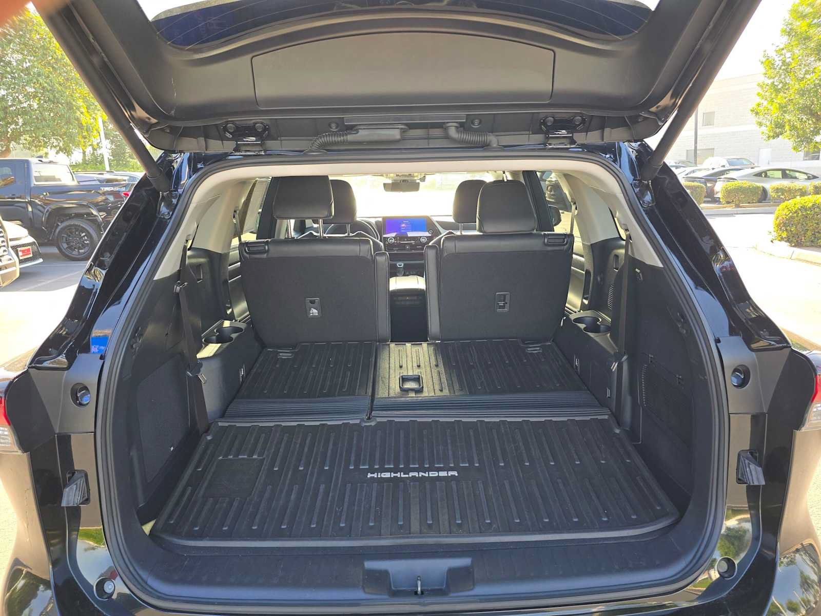 Certified 2026 Toyota Highlander Platinum AWD/4WD image 16