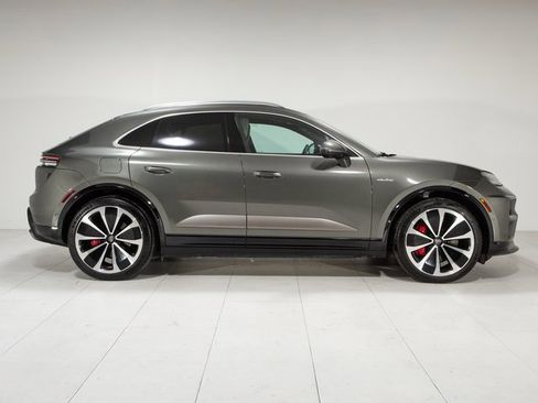 Certified 2024 Porsche Macan Turbo Electric image 9