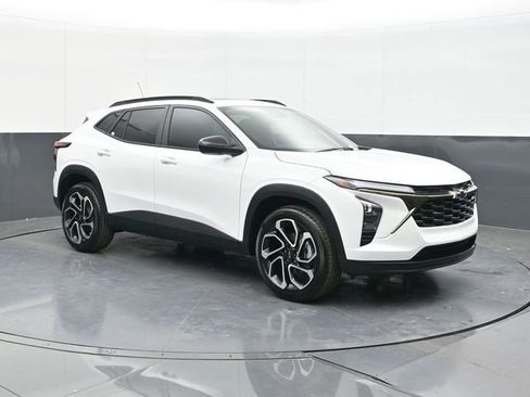 New 2026 Chevrolet Trax RS w/ Sunroof Package FWD image 14