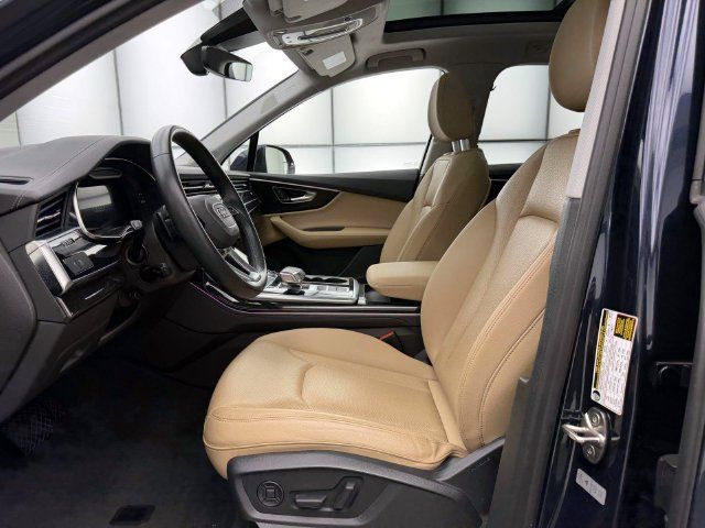 Used 2023 Audi Q7 3.0T Premium Plus w/ Premium Plus Package AWD/4WD image 17