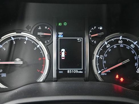 Used 2021 Toyota 4Runner TRD Off-Road AWD/4WD image 11