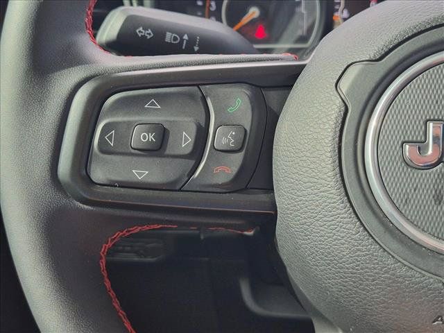 Used 2024 Jeep Gladiator Rubicon w/ Technology Group AWD/4WD image 15