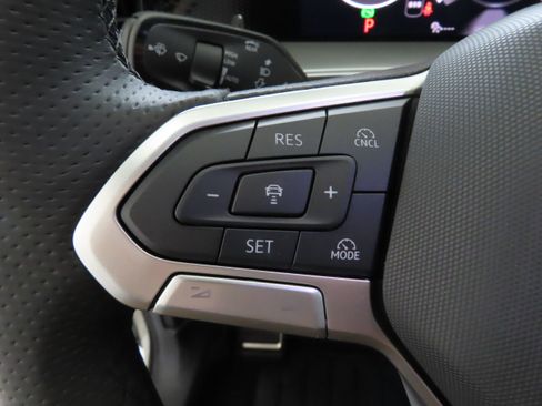 New 2026 Volkswagen Tiguan SE R-Line image 14