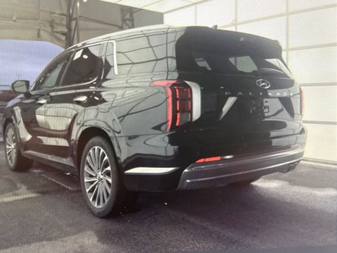 Used 2023 Hyundai Palisade Calligraphy AWD/4WD image 3