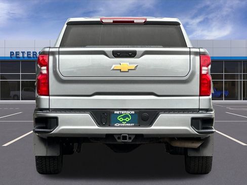 Used 2025 Chevrolet Silverado 1500 Custom image 5