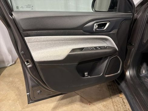 Used 2022 Jeep Compass Latitude image 8