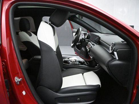 Used 2022 Mercedes-Benz A 220 4MATIC image 20