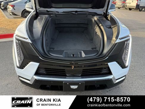 Used 2026 Cadillac Escalade IQL Luxury AWD/4WD image 35