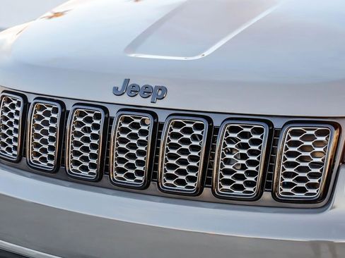 Used 2020 Jeep Grand Cherokee Altitude image 6