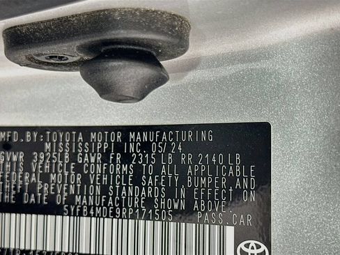 Used 2024 Toyota Corolla LE FWD image 28