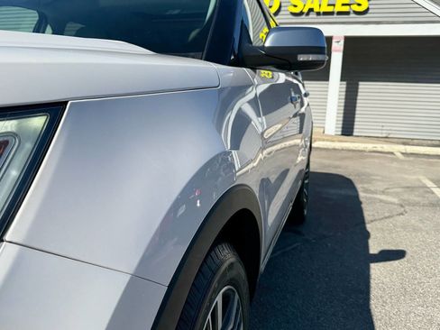 Used 2017 Ford Explorer Platinum AWD/4WD image 16