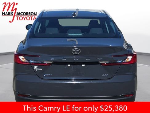 Used 2025 Toyota Camry LE image 11