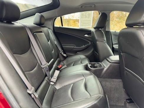 Used 2017 Chevrolet Volt Premier w/ Driver Confidence Package image 18