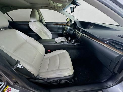 Used 2015 Lexus ES 350 w/ Luxury Package FWD image 34