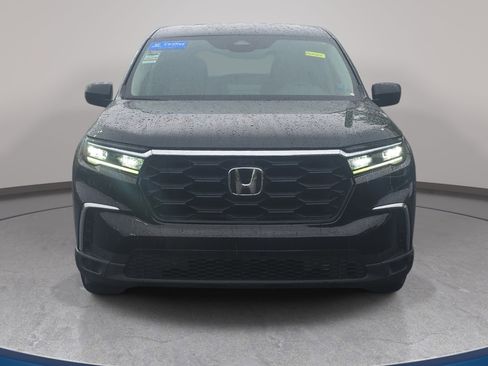 Used 2023 Honda Pilot LX image 2