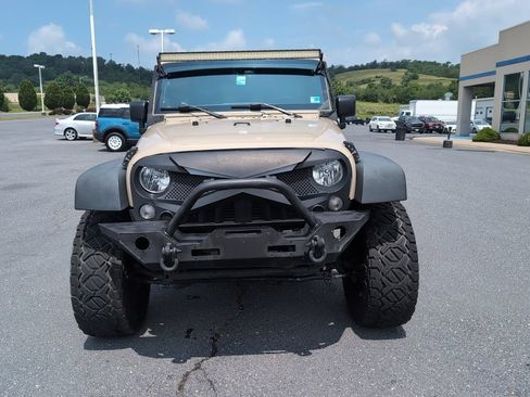 Used 2016 Jeep Wrangler Unlimited Rubicon w/ Connectivity Group AWD/4WD image 2
