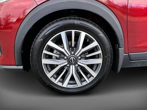 Used 2023 Nissan Kicks SV image 30