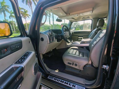 Used 2003 HUMMER H2 w/ Preferred Equipment Group AWD/4WD image 10