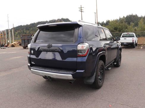 Used 2018 Toyota 4Runner TRD Off-Road Premium AWD/4WD image 5