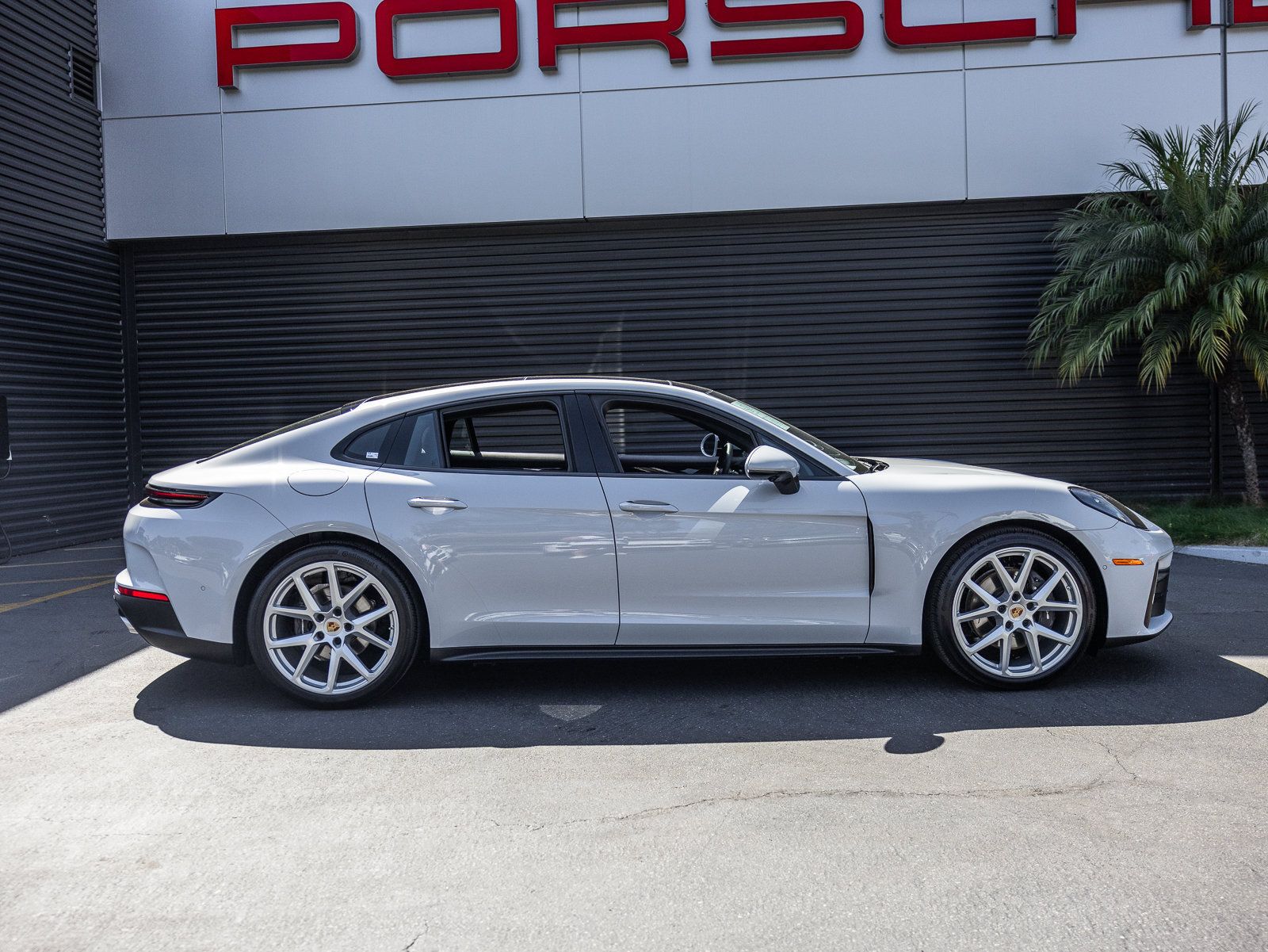 Certified 2025 Porsche Panamera 4 AWD/4WD image 10