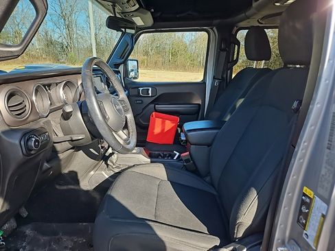 Used 2020 Jeep Wrangler Unlimited Sport image 15