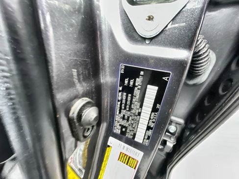 Used 2023 Toyota Highlander XLE image 34