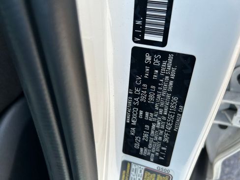 Used 2025 Kia K4 LXS image 31