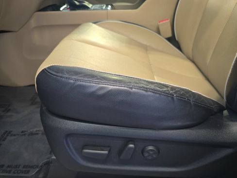 Used 2015 Kia Sedona SX FWD image 31