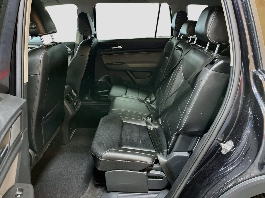 Used 2023 Volkswagen Atlas SE w/ Panoramic Sunroof Package AWD/4WD image 24