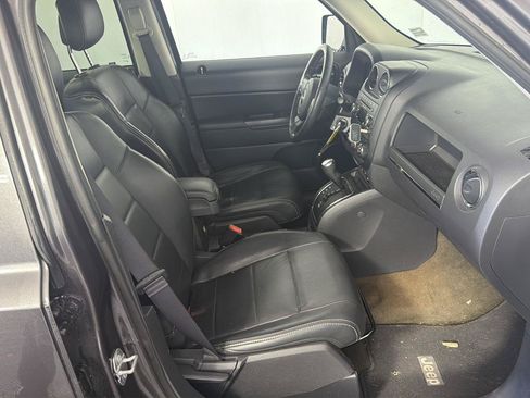 Used 2017 Jeep Patriot High Altitude FWD image 17