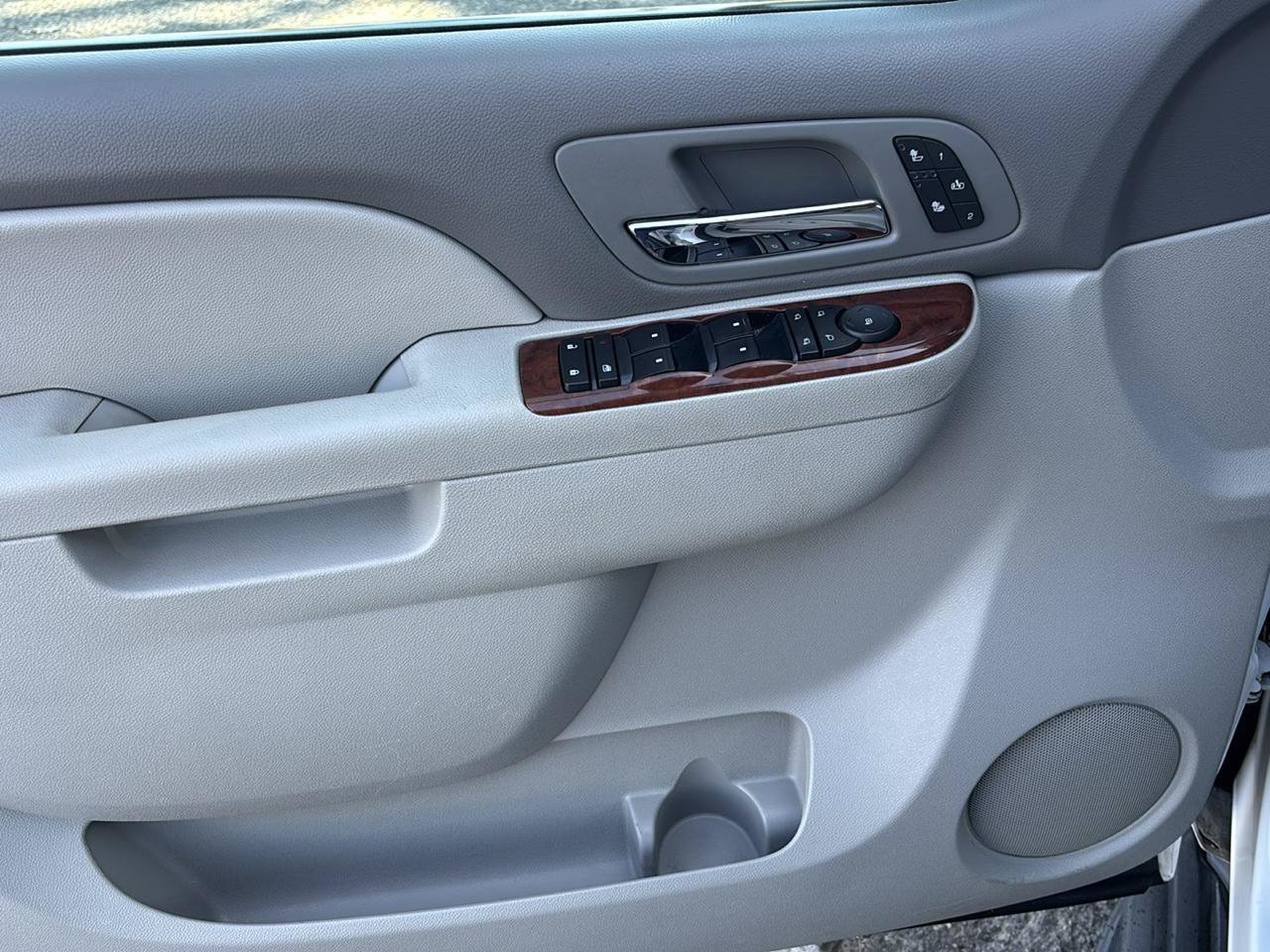 Used 2012 Chevrolet Tahoe 4WD LT w/ Luxury Package image 27