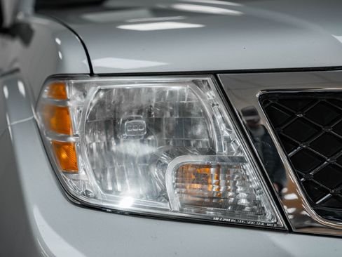 Used 2018 Nissan Frontier S image 11