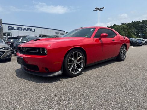 Used 2022 Dodge Challenger GT RWD image 1